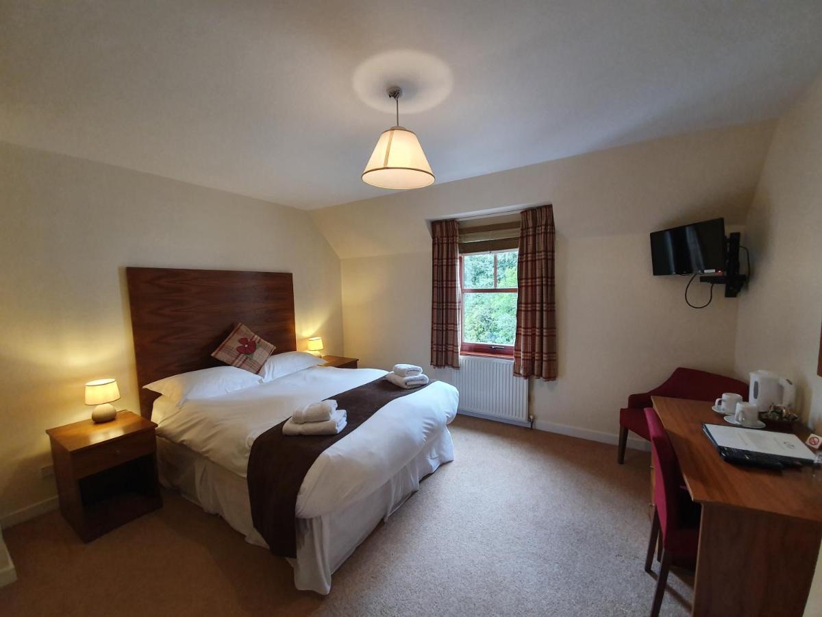 Lochailort Inn Bagian luar foto